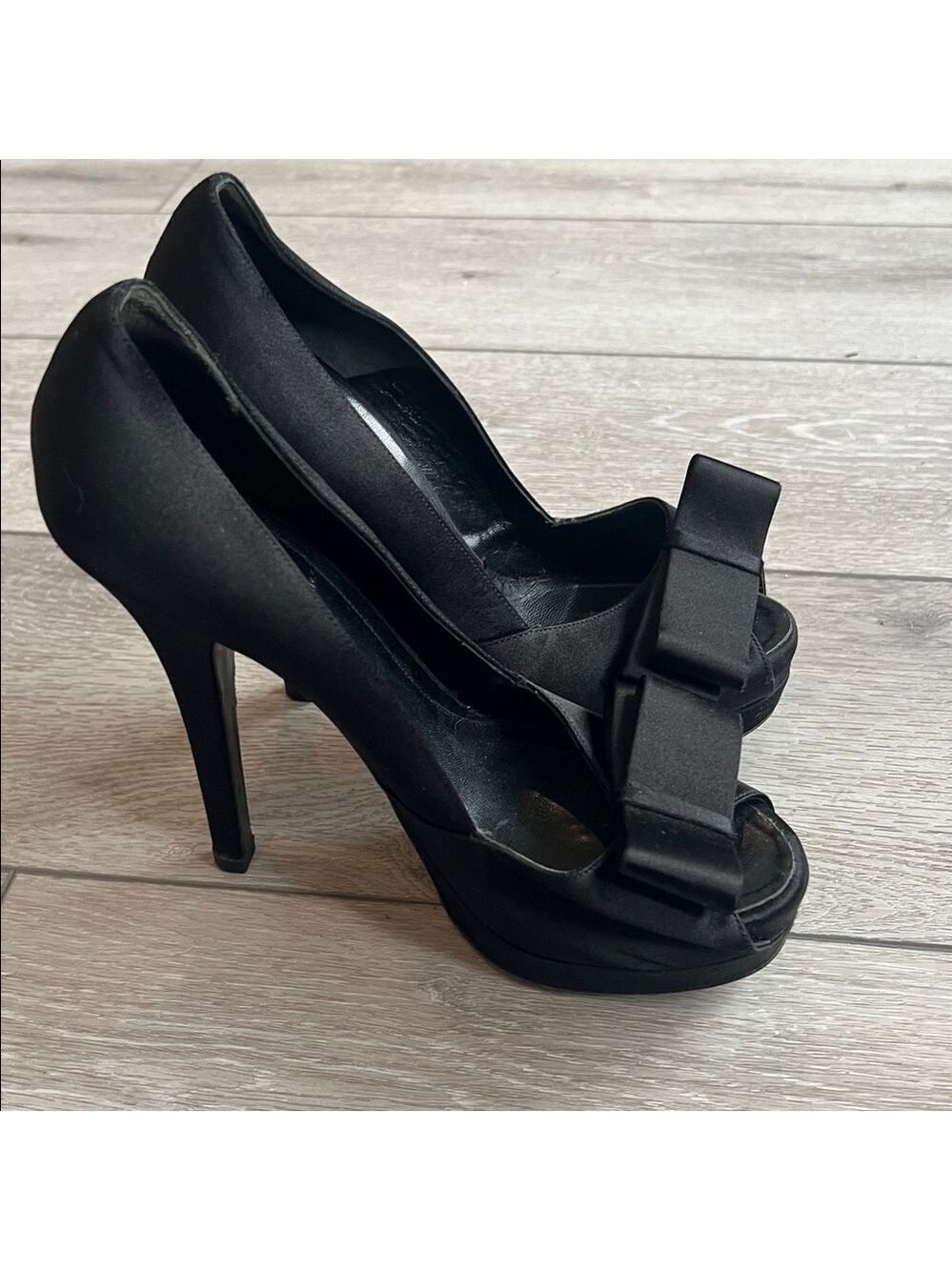 Fendi Black Deco Bow Satin Peep-Toe holiday designer high Heels size 38/7 - Picture 3 of 9